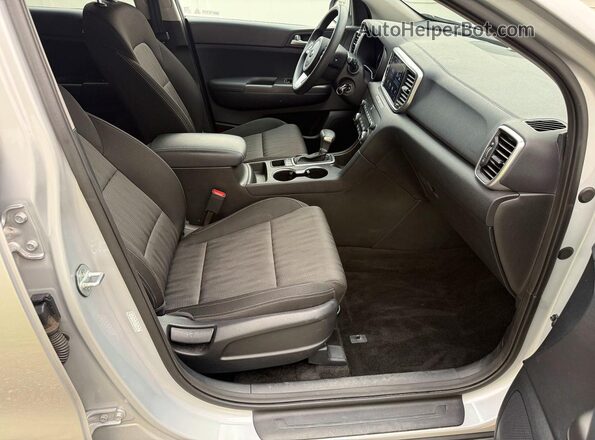 KNDPMCAC9L7705663 2020 KIA SPORTAGE Silver Vista frontal