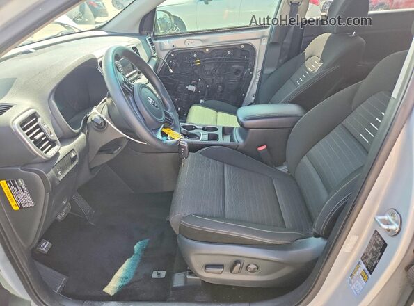 KNDPMCACXH7110084 2017 KIA SPORTAGE Silver წინა სალონის ხედი