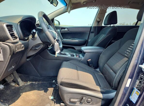 KNDPMCACXH7184489 2017 KIA SPORTAGE Blue Front interior view