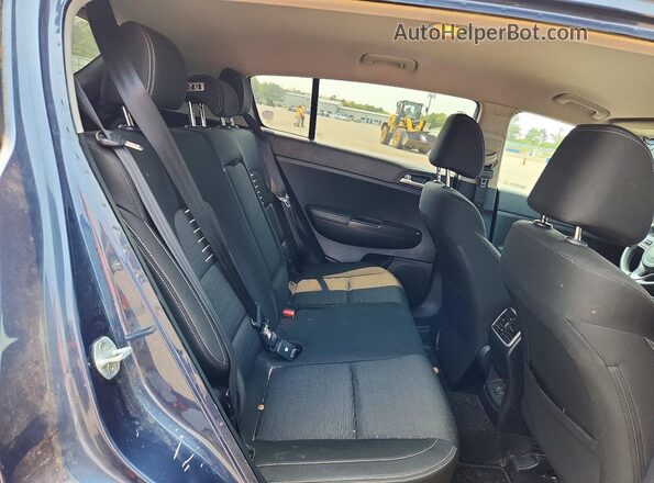KNDPMCACXH7184489 2017 KIA SPORTAGE Blue Rear interior view