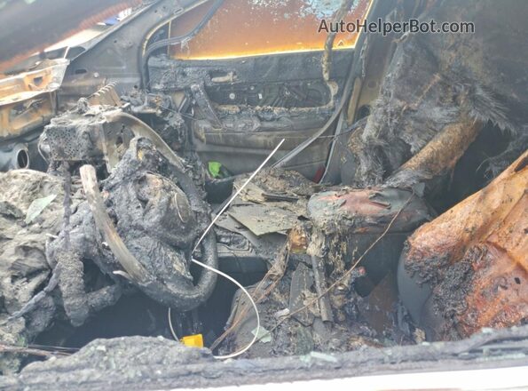 KNDPMCACXJ7418930 2018 KIA SPORTAGE Silver Вид салону спереду