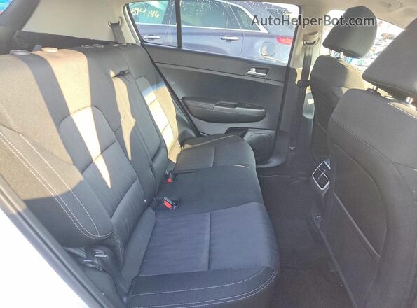 KNDPMCACXM7943684 2021 KIA SPORTAGE White Вид задньої частини салону