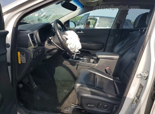 KNDPN3AC0H7252666 2017 KIA SPORTAGE Серебряный Вид салона спереди