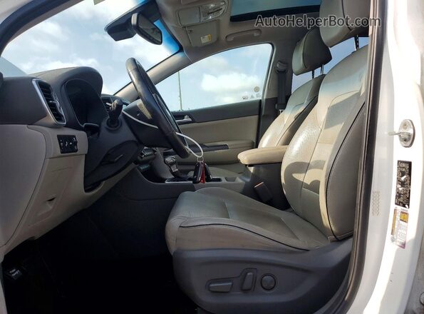 KNDPN3AC2H7158725 2017 KIA SPORTAGE White Vista del salpicadero