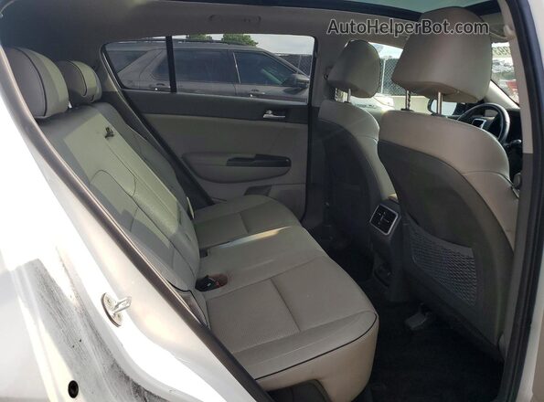 KNDPN3AC2H7158725 2017 KIA SPORTAGE White Vista del compartimento del motor