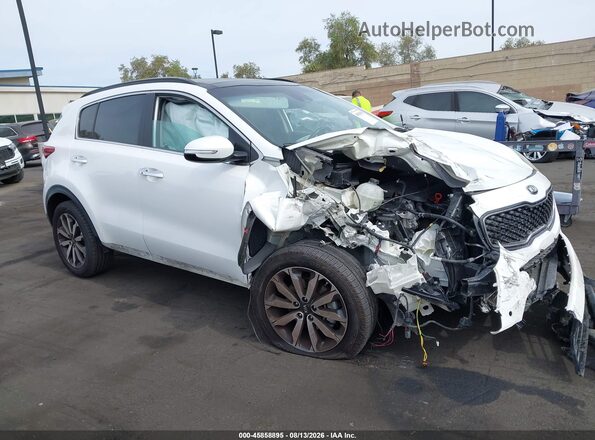KNDPN3AC3J7401268 2018 KIA SPORTAGE Белый Вид задней части салона