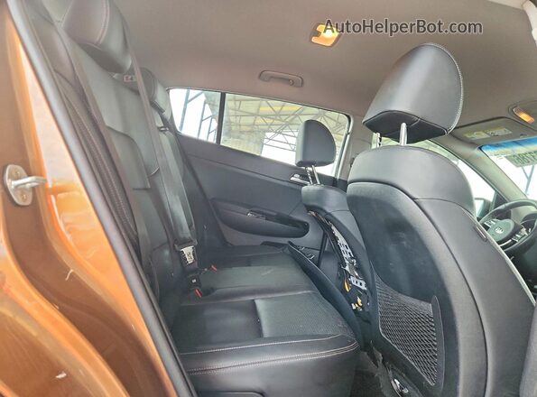 KNDPN3AC4L7633428 2020 KIA SPORTAGE Gold Vista de los asientos traseros