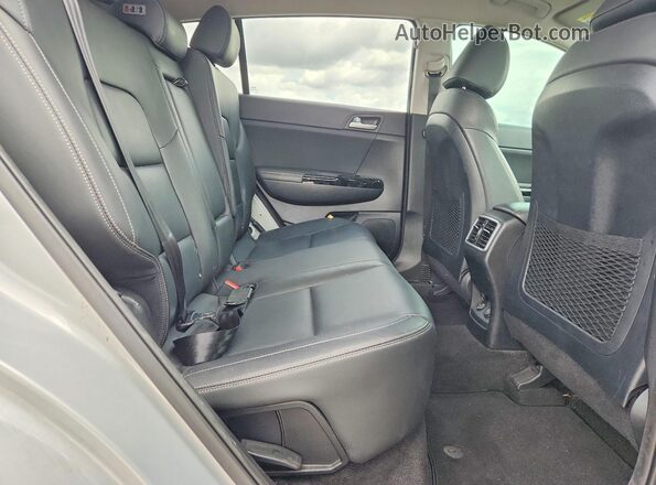 KNDPN3AC5K7531277 2019 KIA SPORTAGE Silver Вид задньої частини салону