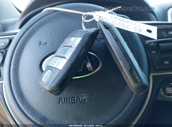 KNDPN3AC7H7121105 2017 KIA SPORTAGE Gold Vista del salpicadero