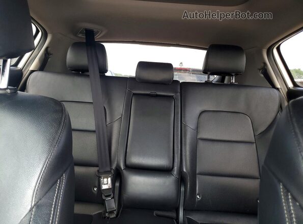 KNDPNCAC0H7168900 2017 KIA SPORTAGE White Rear seats view