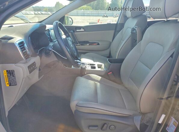 KNDPNCAC0J7328358 2018 KIA SPORTAGE Black Front interior view