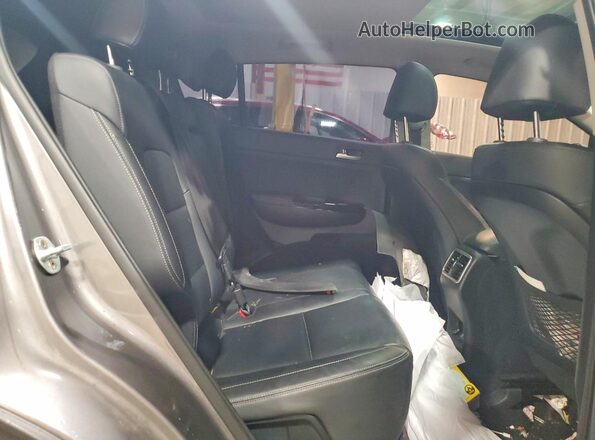 KNDPNCAC0K7529498 2019 KIA SPORTAGE Gray Vista interior trasera