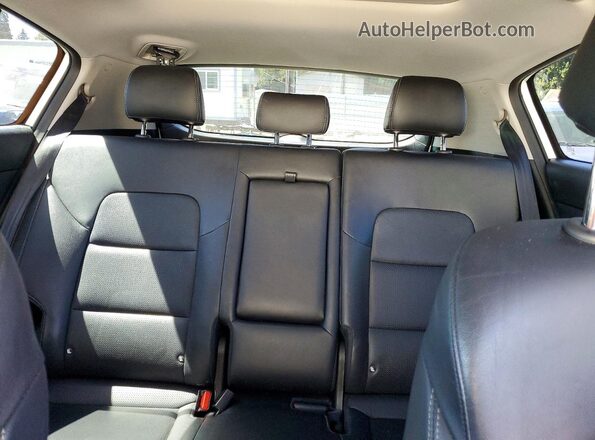 KNDPNCAC4H7074535 2017 KIA SPORTAGE White უკანა სავარძლების ხედი