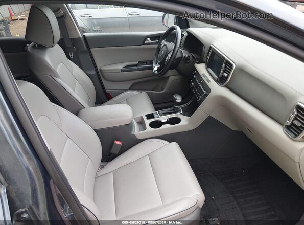 KNDPNCAC5H7198507 2017 KIA SPORTAGE Синий Вид салона спереди