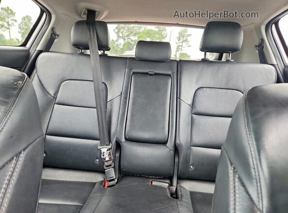 KNDPNCAC6J7400230 2018 KIA SPORTAGE Silver Հետևի նստատեղերի տեսք