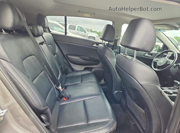 KNDPNCAC6J7400230 2018 KIA SPORTAGE Silver Սալոնի հետևի տեսք