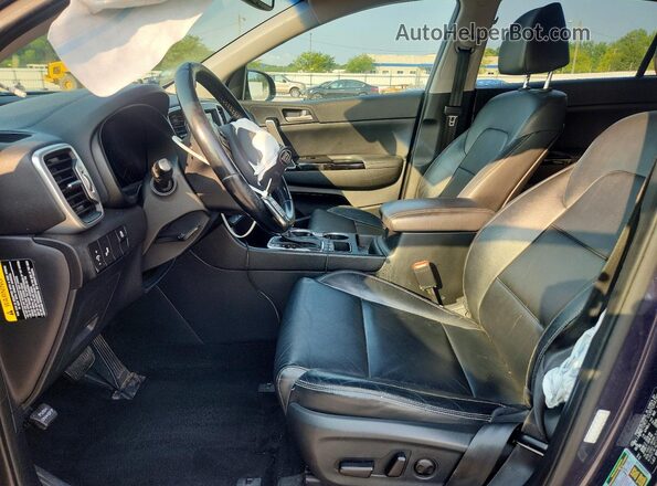 KNDPNCAC6J7479396 2018 KIA SPORTAGE Blue Front interior view