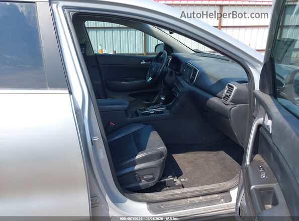 KNDPNCAC7H7151236 2017 KIA SPORTAGE Silver წინა სალონის ხედი