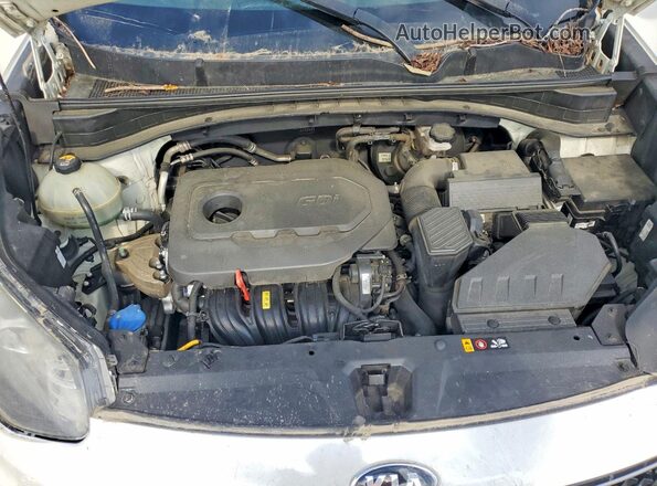 KNDPNCAC8H7187730 2017 KIA SPORTAGE White Widok wnętrza z tyłu