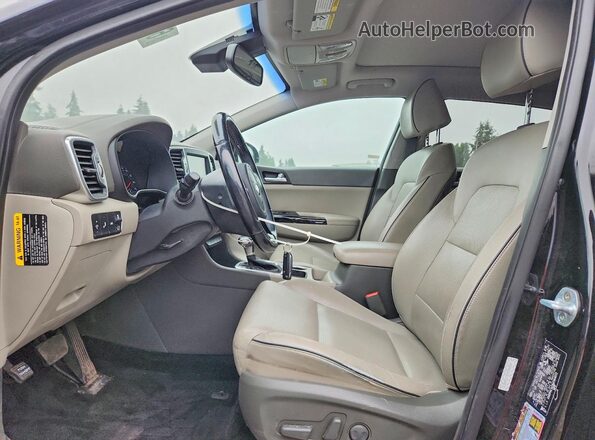 KNDPNCAC8J7364072 2018 KIA SPORTAGE Black Widok wnętrza z przodu