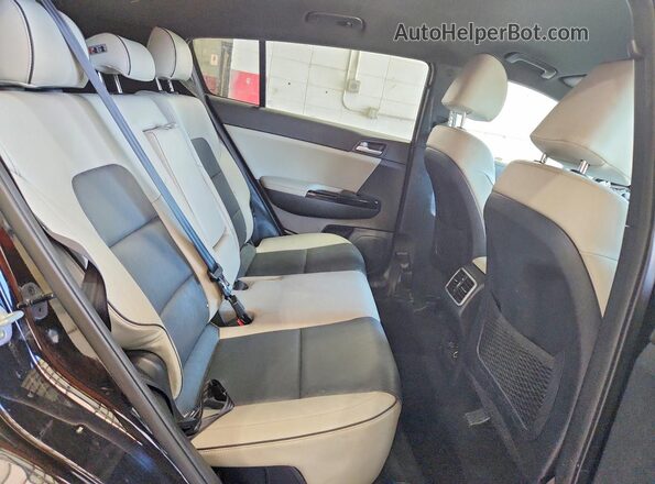 KNDPNCAC8J7426635 2018 KIA SPORTAGE Черный Вид задней части салона