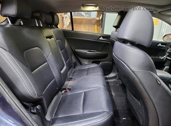 KNDPNCAC9H7271054 2017 KIA SPORTAGE Blue უკანა სალონის ხედი