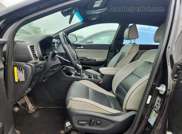 KNDPNCACXJ7411196 2018 KIA SPORTAGE Black Front view