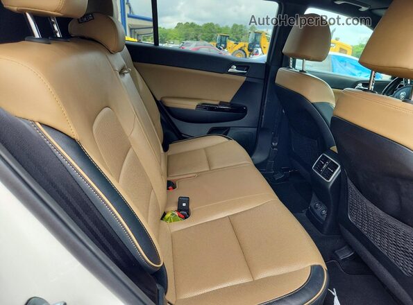KNDPR3A62M7851903 2021 KIA SPORTAGE White Widok wnętrza z tyłu