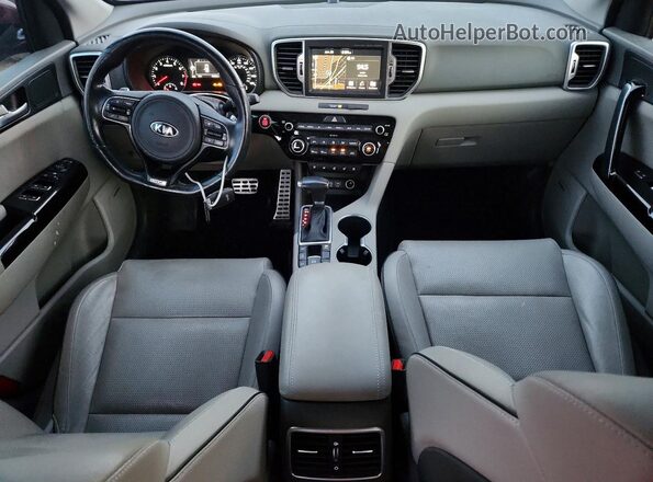 KNDPRCA65J7369700 2018 KIA SPORTAGE Красный Вид панели приборов