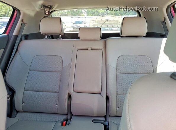 KNDPRCA65J7369700 2018 KIA SPORTAGE Красный Вид задних сидений