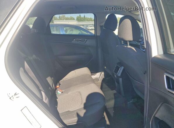 KNDPU3AFXP7033659 2023 KIA SPORTAGE White Widok tylnych siedzeń