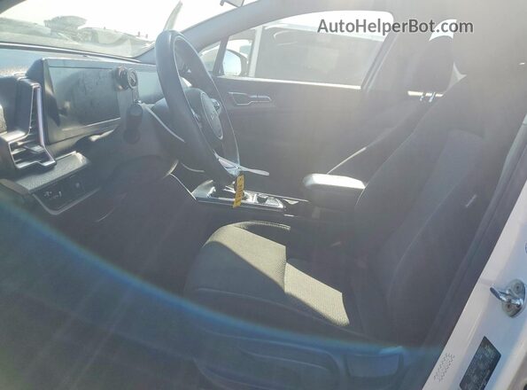 KNDPU3AFXP7033659 2023 KIA SPORTAGE White Widok wnętrza z przodu