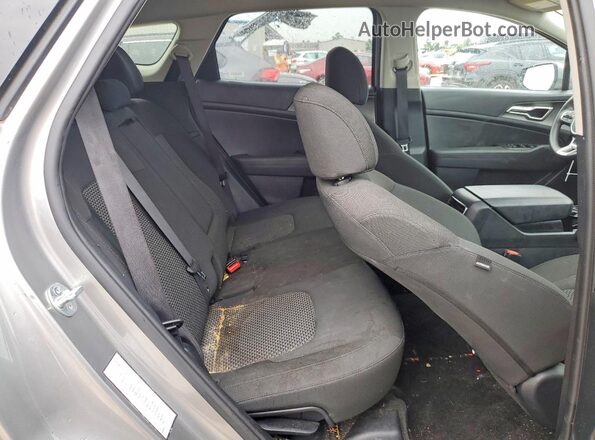 KNDPUCAF1P7160767 2023 KIA SPORTAGE Silver უკანა სალონის ხედი