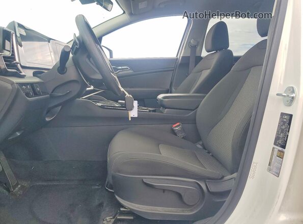 KNDPUCAG5P7057442 2023 KIA SPORTAGE Белый Вид салона спереди