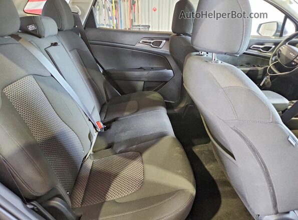 KNDPUCDF4T7463919 2026 KIA SPORTAGE Gray Widok wnętrza z tyłu