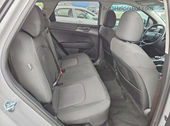 KNDPUDDG2T7289315 2026 KIA SPORTAGE Gray Vista de los asientos traseros