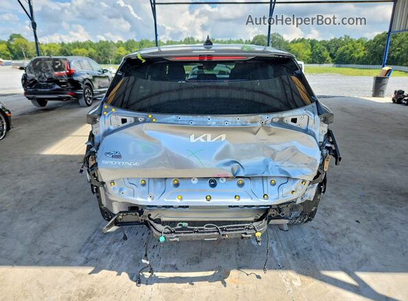 KNDPV3DF3R7268299 2024 KIA SPORTAGE Silver Вид ззаду