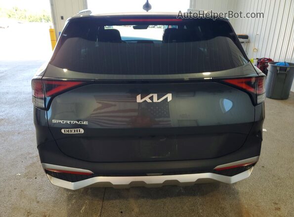 KNDPV3DF5R7311914 2024 KIA SPORTAGE Gray Rear view