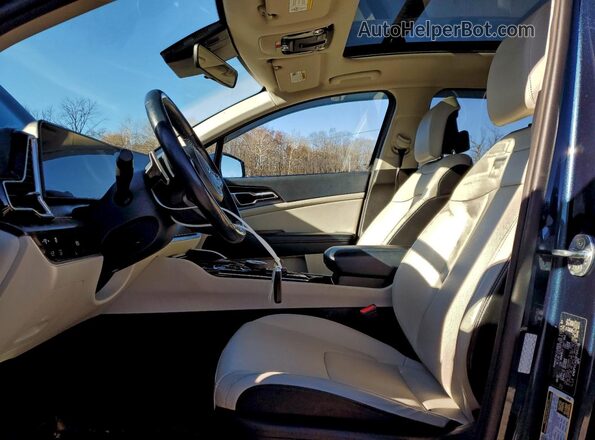 KNDPVCAG3P7041155 2023 KIA SPORTAGE Blue Front interior view