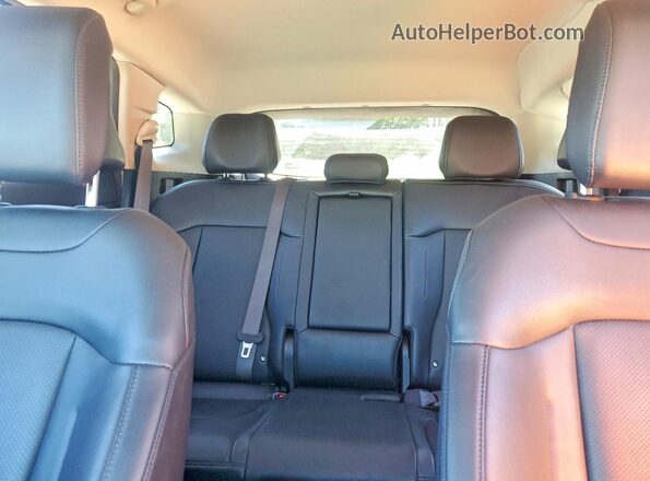 KNDPVCAG3P7099458 2023 KIA SPORTAGE White Rear seats view