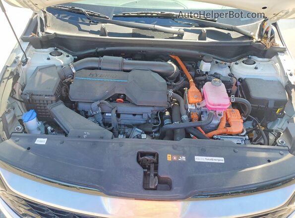 KNDPVCAG3P7099458 2023 KIA SPORTAGE White Engine compartment view