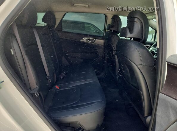 KNDPVCDGXS7187136 2025 KIA SPORTAGE White Вид задніх сидінь