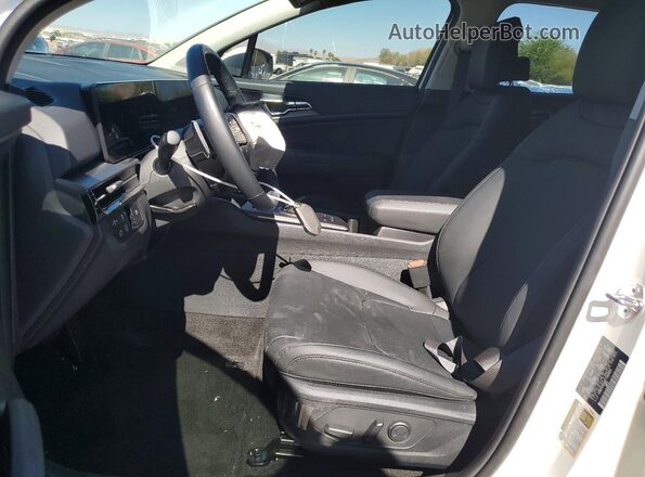 KNDPVDDG4T7332503 2026 KIA SPORTAGE White Front interior view