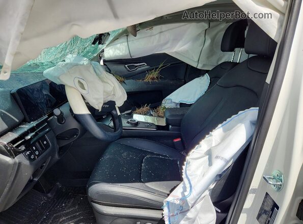 KNDPVDDG7T7344919 2026 KIA SPORTAGE White Вид салону спереду