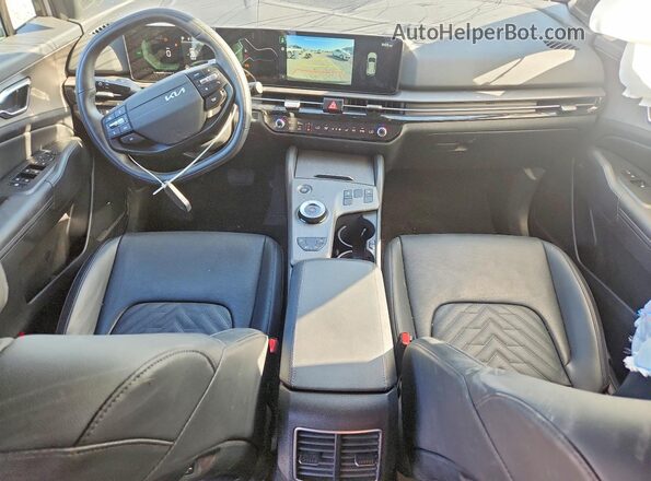 KNDPVDDG9T7272640 2026 KIA SPORTAGE Silver Dashboard view