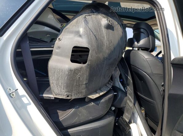 KNDPXCAG2P7011719 2023 KIA SPORTAGE White Widok wnętrza z tyłu