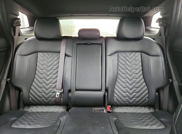 KNDPYDDH2T7340051 2026 KIA SPORTAGE Black Rear seats view