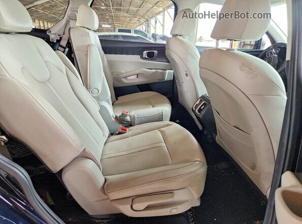 KNDRG4LG4N5123491 2022 KIA SORENTO Charcoal Rear interior view