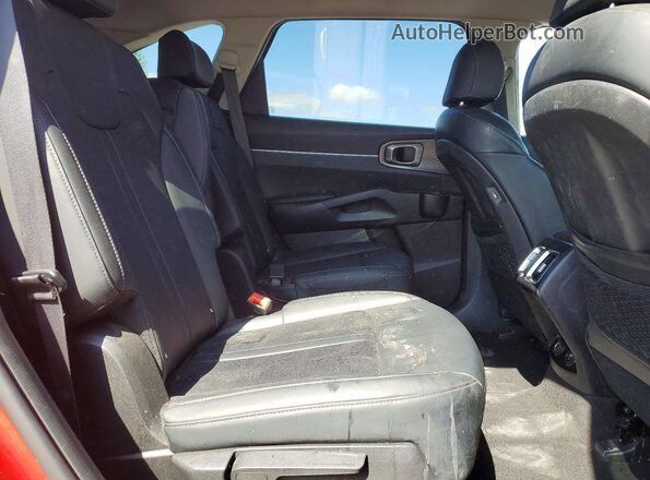 KNDRHDLG7P5200998 2023 KIA SORENTO Red Vista interior trasera