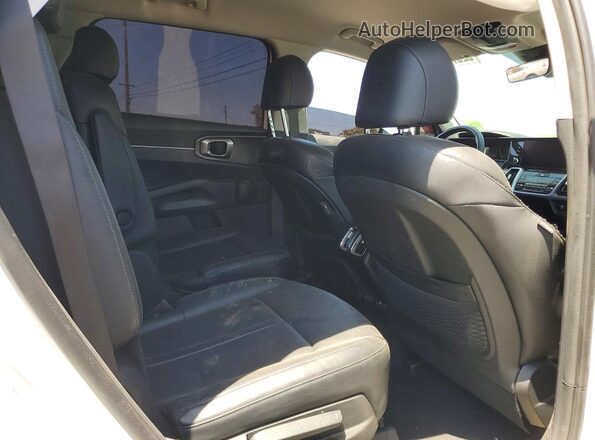 KNDRHDLGXR5259790 2024 KIA SORENTO White Вид задньої частини салону